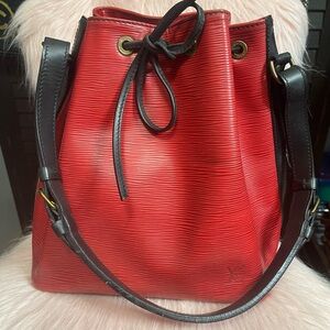 Louis Vuitton bucket bag - authentic